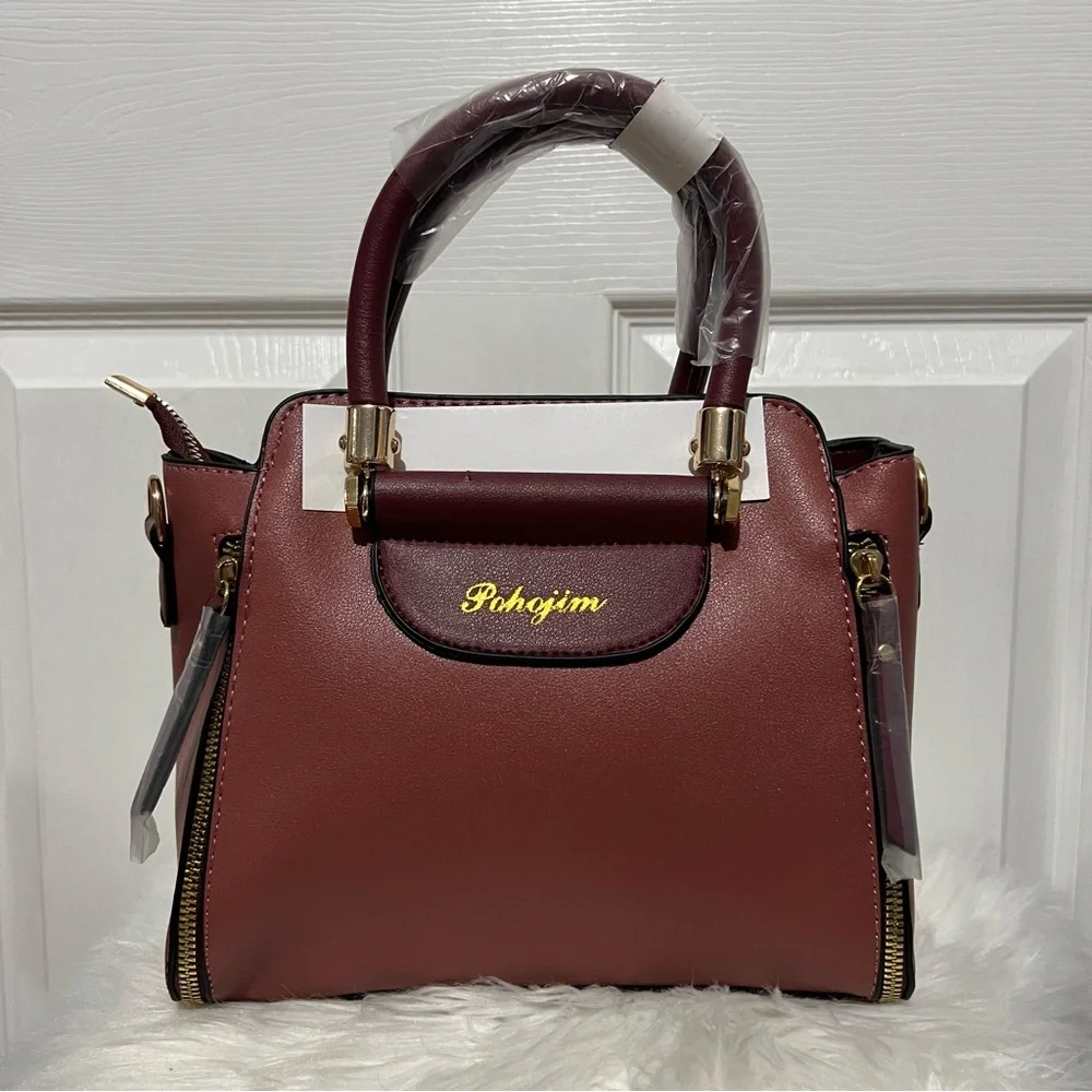 💗 *NWT*‎ Burgundy Handbag w/ Zipper Detail